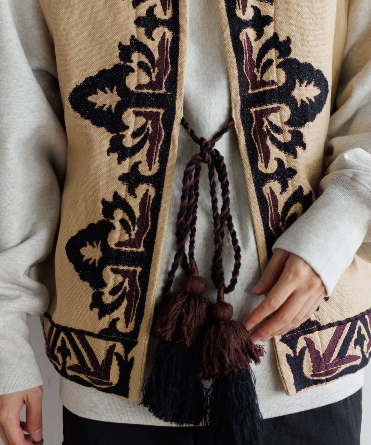 【MEN , WOMEN】LEIN 幾何学柄刺繍ベスト