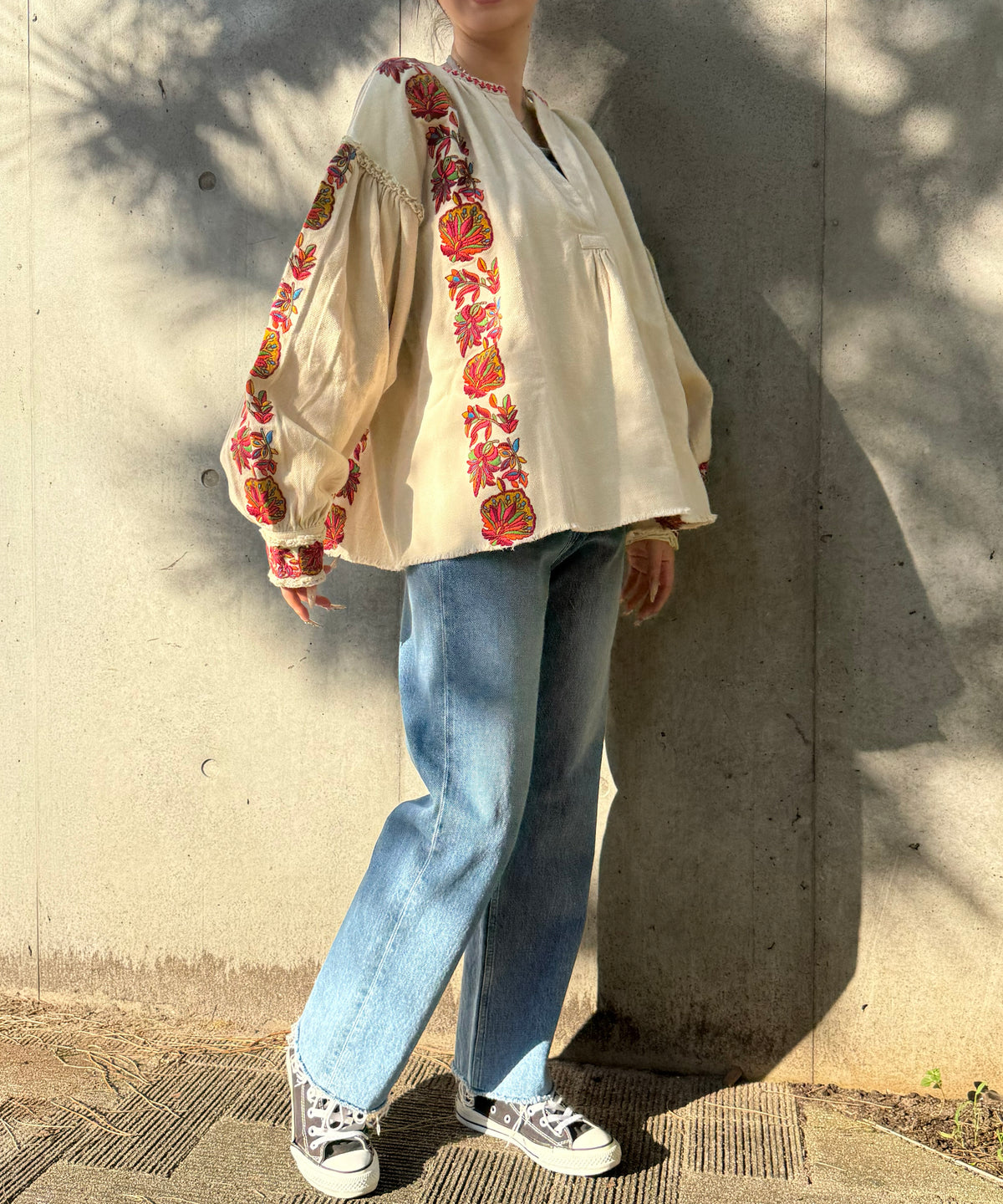 【WOMEN】LEIN リボンテープ刺繍ブラウス