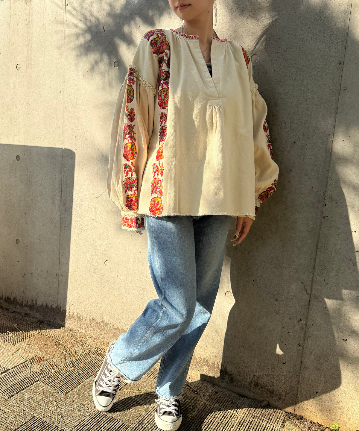 【WOMEN】LEIN リボンテープ刺繍ブラウス