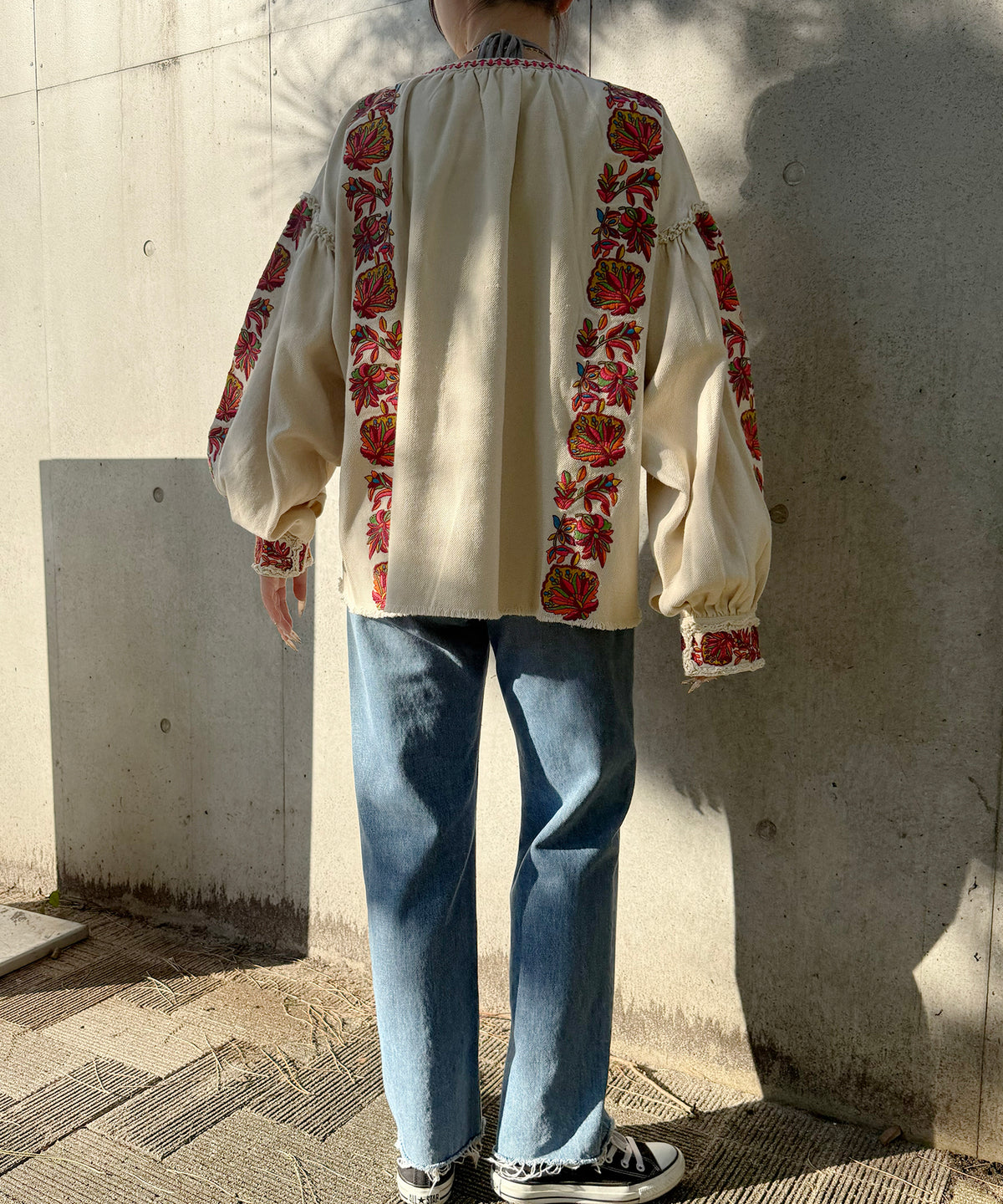 【WOMEN】LEIN リボンテープ刺繍ブラウス