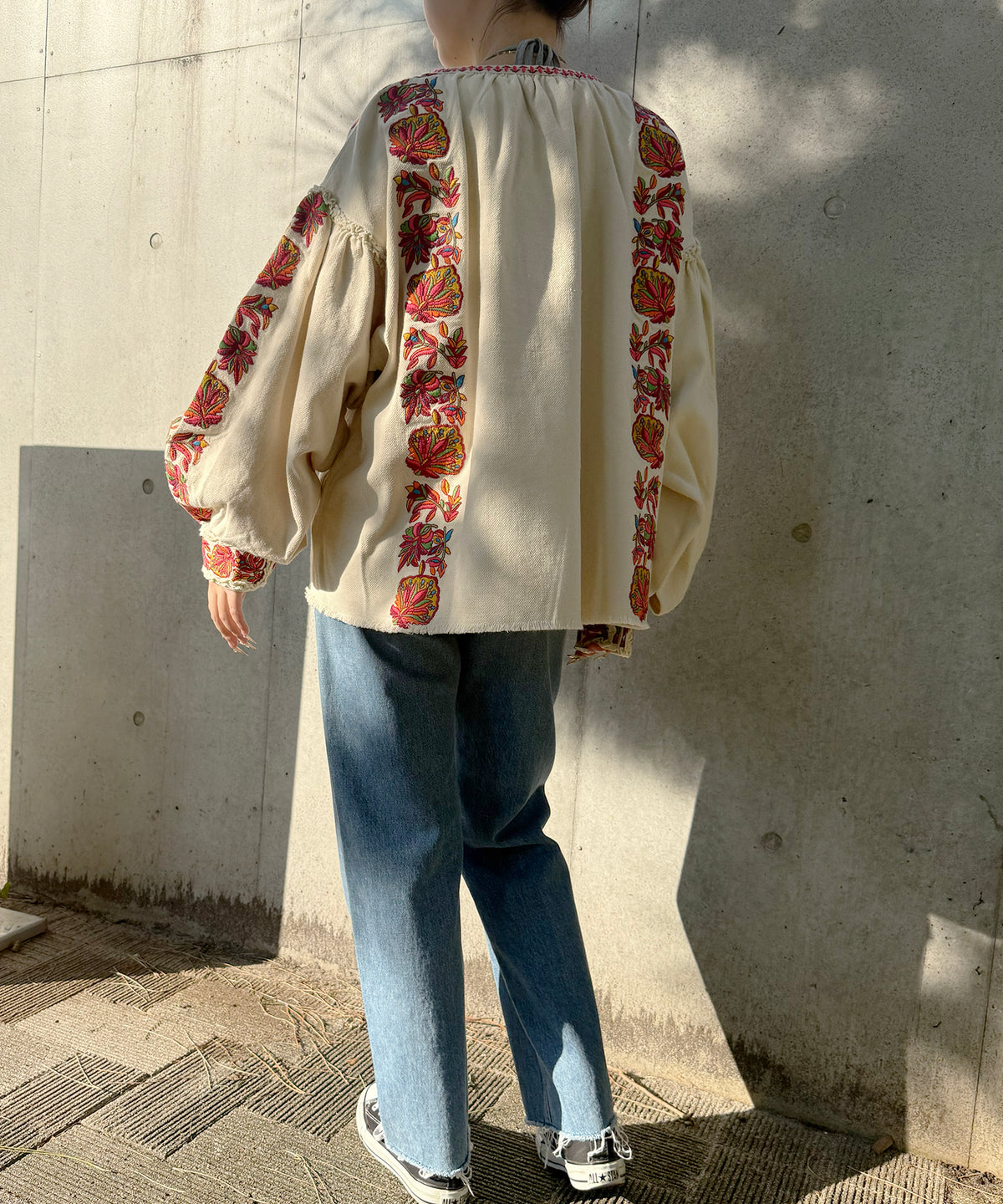 【WOMEN】LEIN リボンテープ刺繍ブラウス