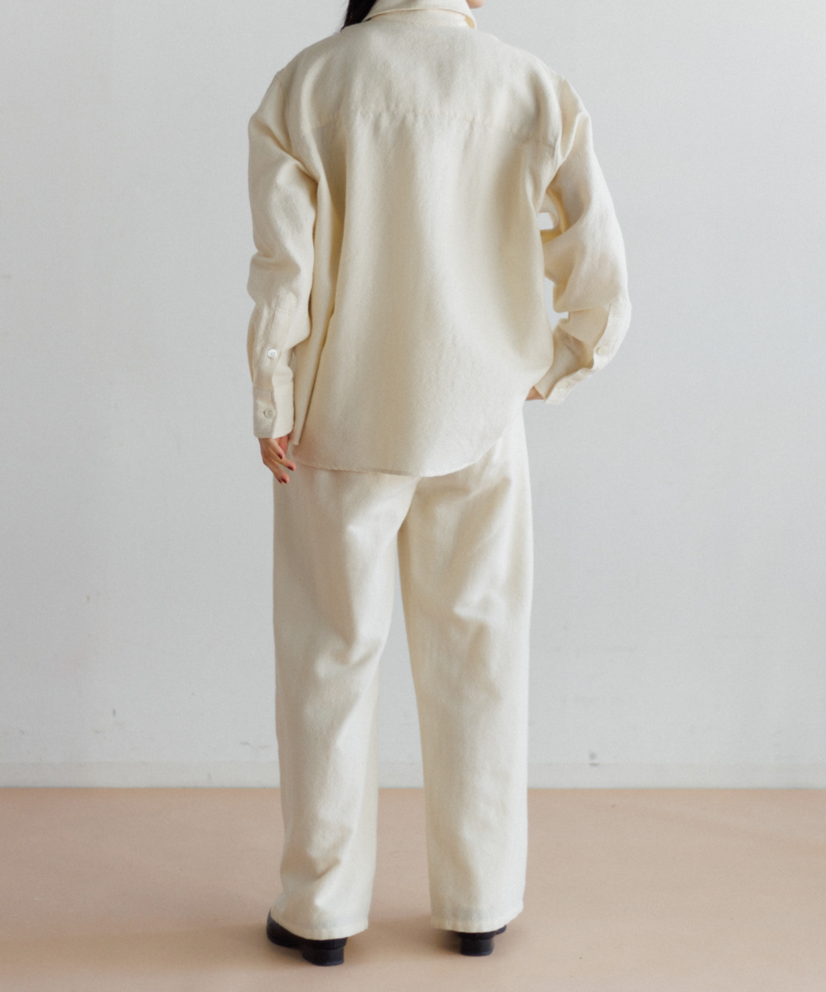 【MEN , WOMEN】LEIN ウールコットンフラワー刺繍シャツ