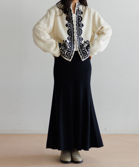 【WOMEN】LEIN 幾何学柄刺繍スタンドカラージャケットの写真