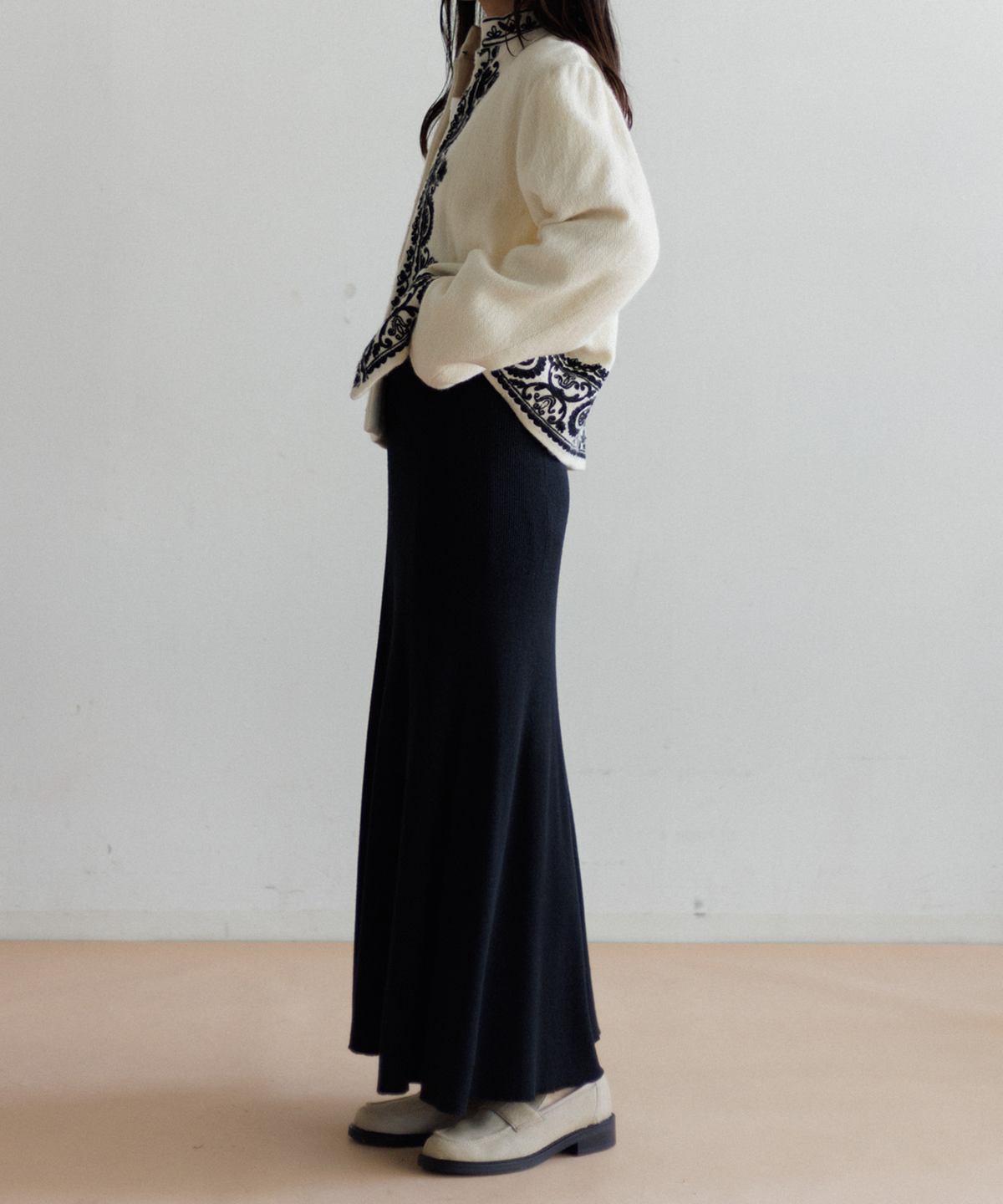 【WOMEN】LEIN 幾何学柄刺繍スタンドカラージャケット