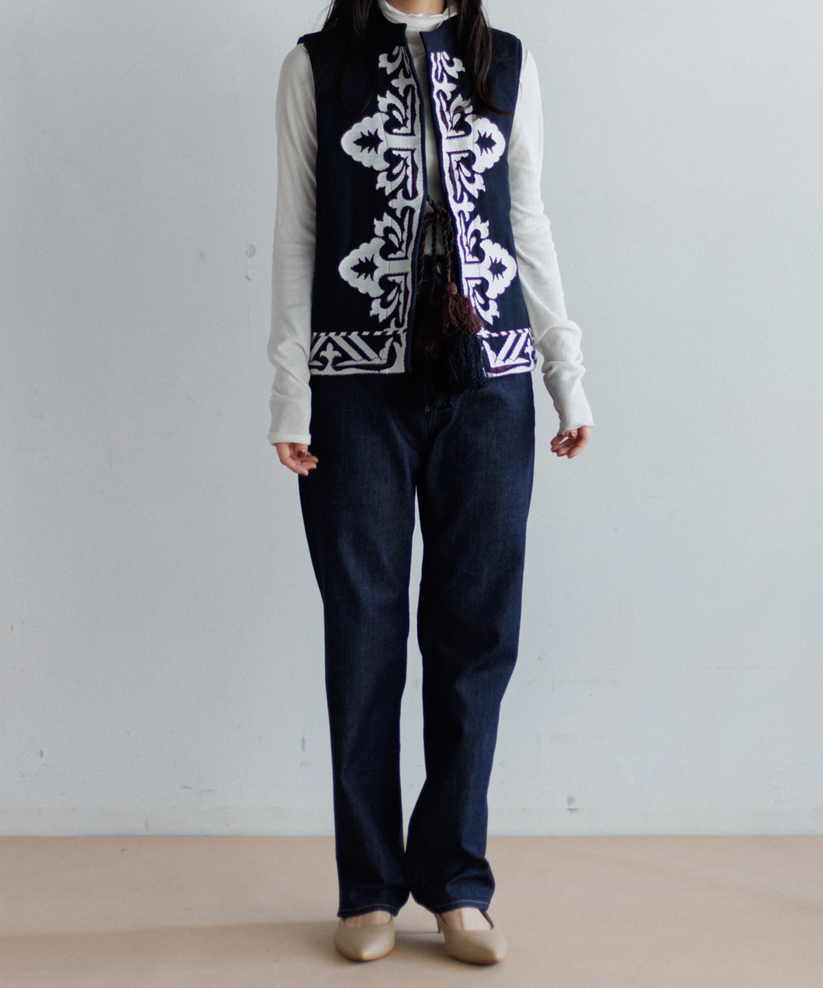 【MEN , WOMEN】LEIN 幾何学柄刺繍ベスト