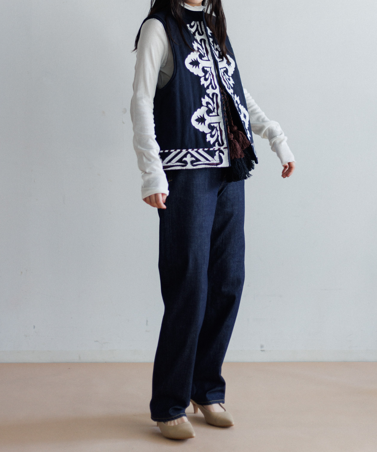 【MEN , WOMEN】LEIN 幾何学柄刺繍ベスト