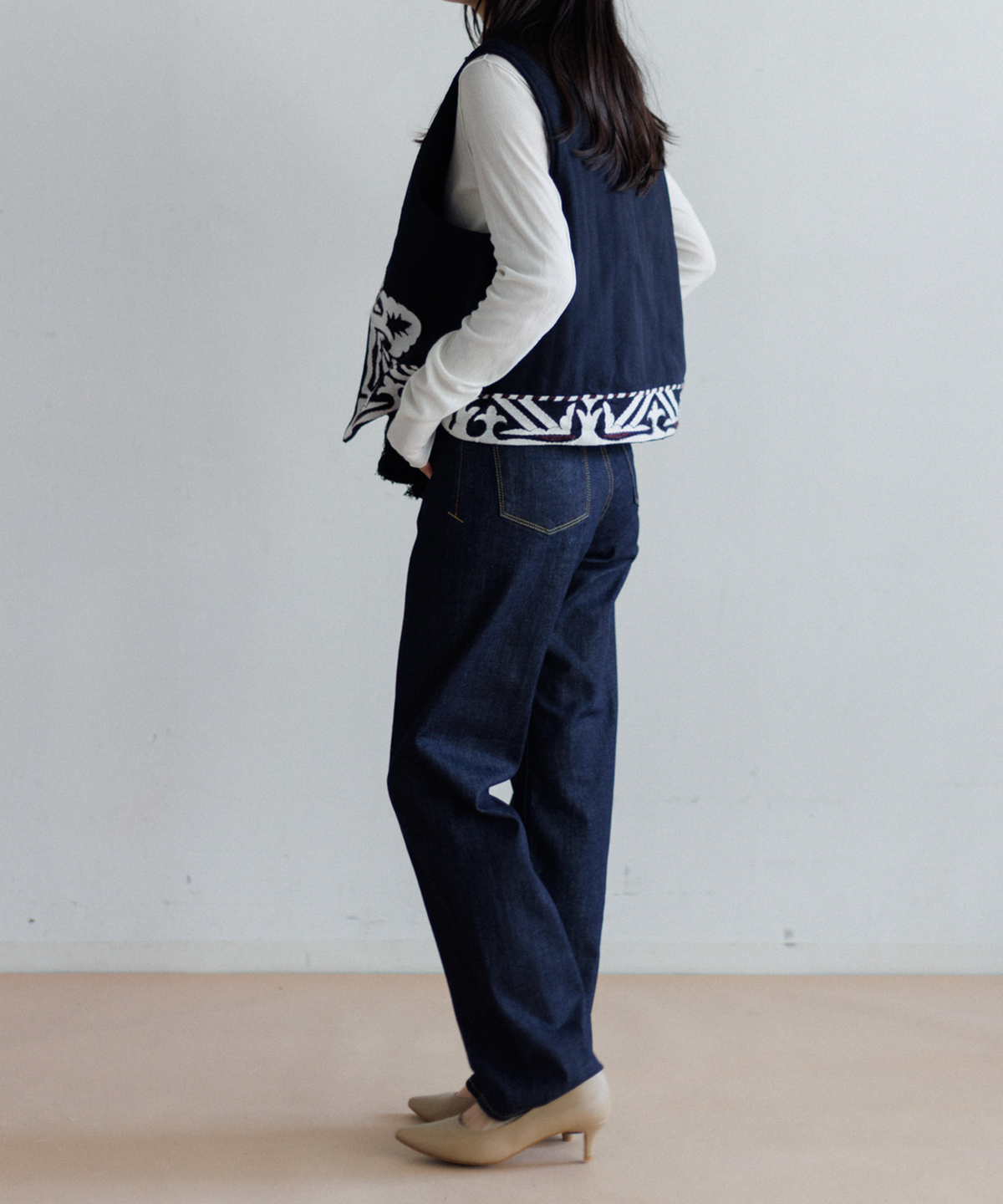 【MEN , WOMEN】LEIN 幾何学柄刺繍ベスト