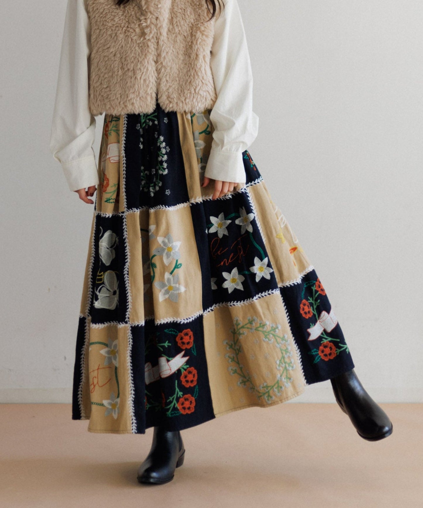 【WOMEN】LEIN / パッチワーク刺繍スカート