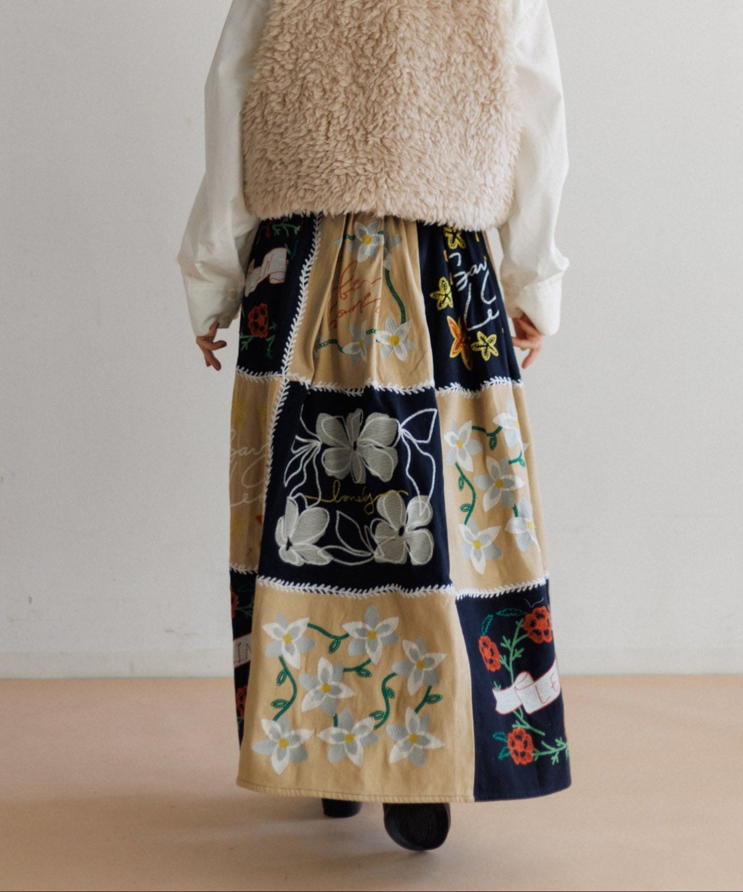 【WOMEN】LEIN / パッチワーク刺繍スカート