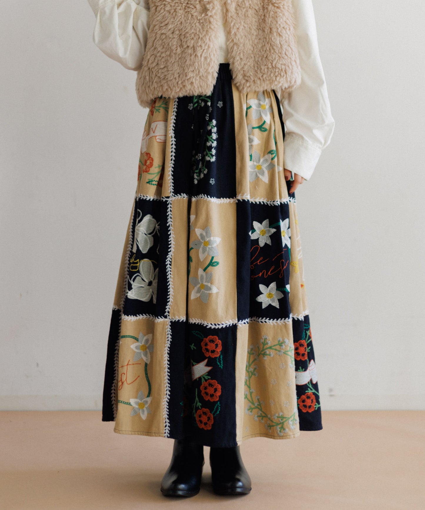 【WOMEN】LEIN / パッチワーク刺繍スカート