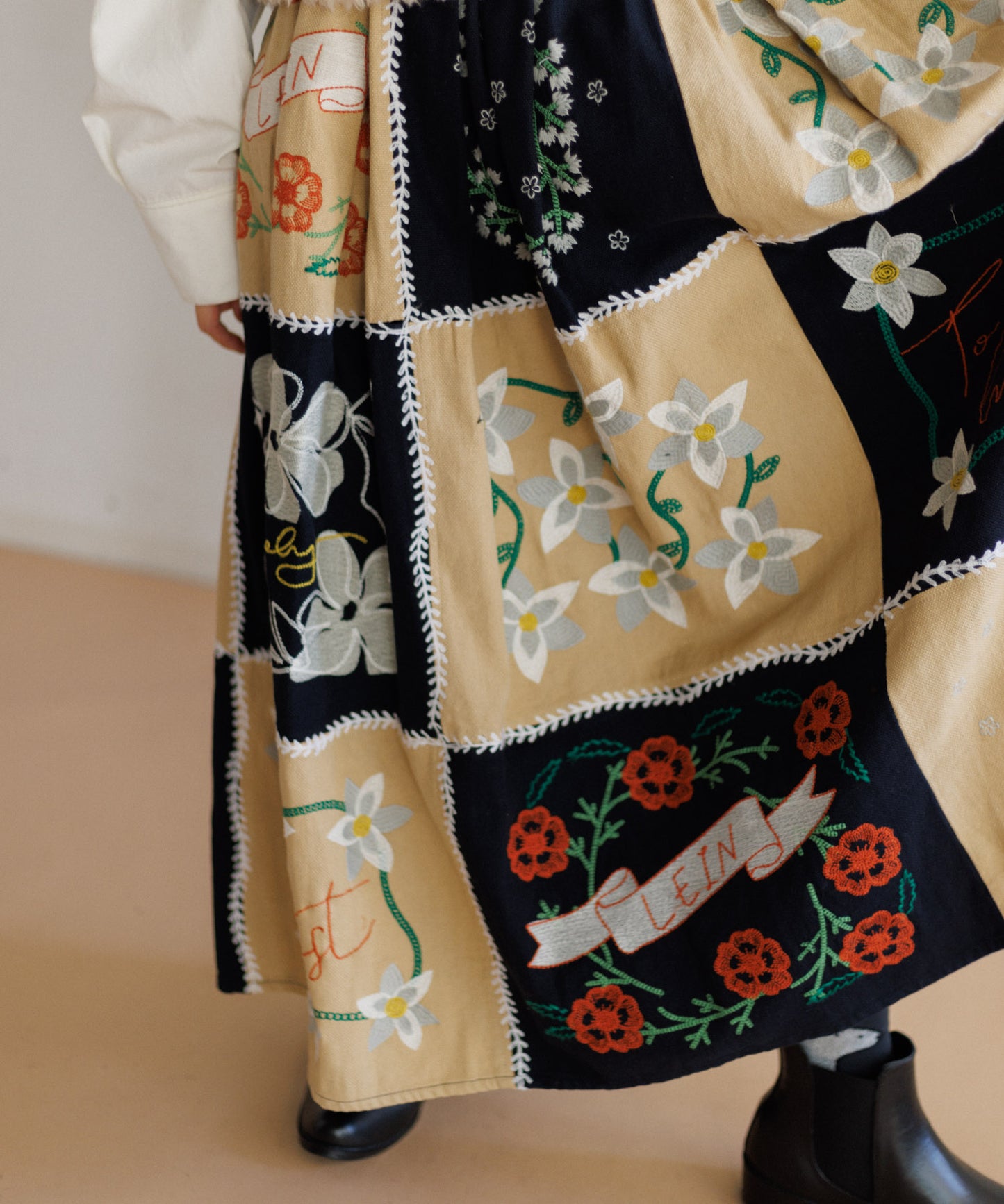 【WOMEN】LEIN / パッチワーク刺繍スカート