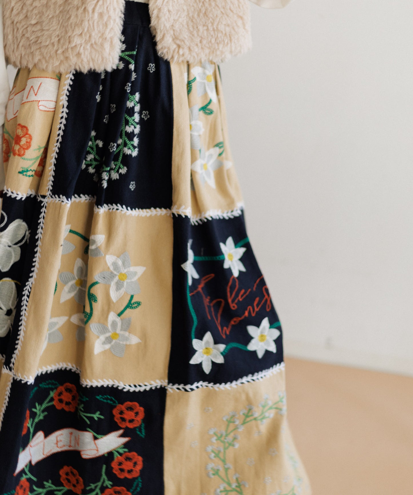 【WOMEN】LEIN / パッチワーク刺繍スカート