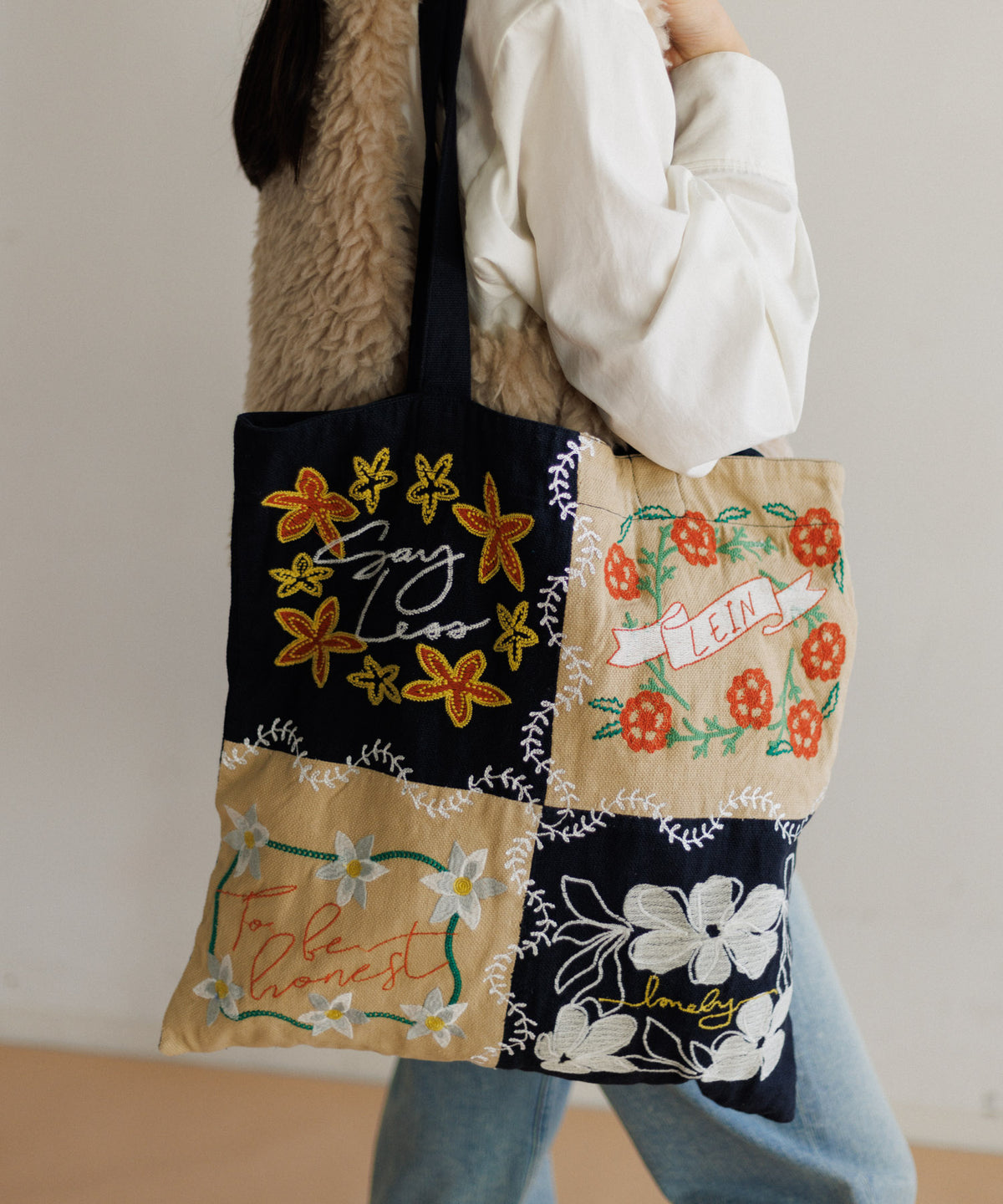 【MEN , WOMEN】LEIN Wフェイスパッチワーク刺繍トートバッグ
