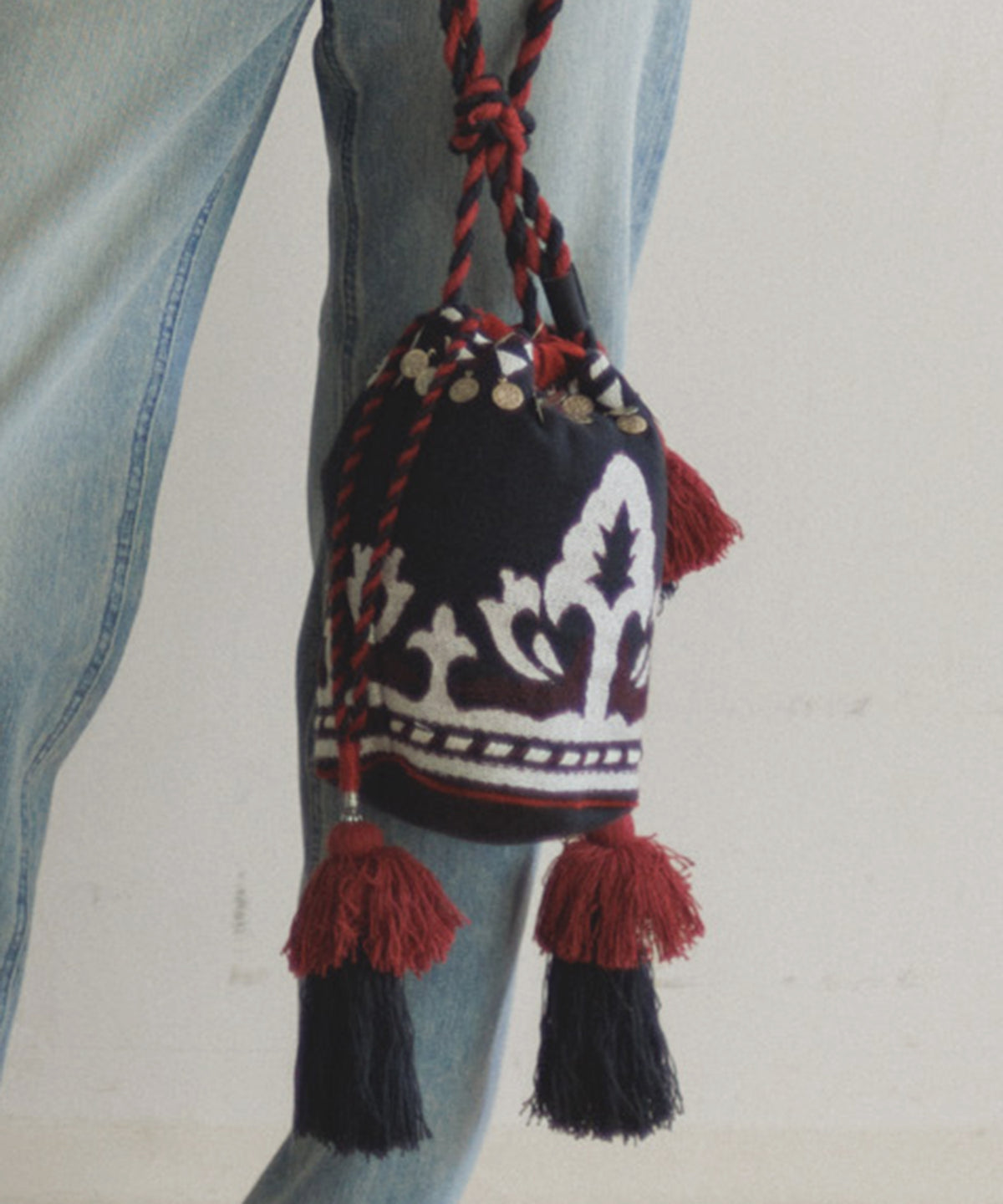 【MEN , WOMEN】LEIN マティ幾何学柄刺繍ドロストバッグ