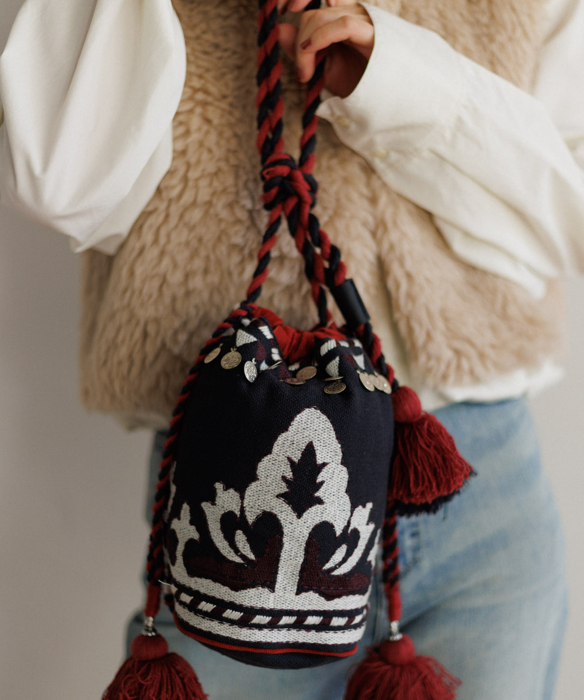 【MEN , WOMEN】LEIN マティ幾何学柄刺繍ドロストバッグ