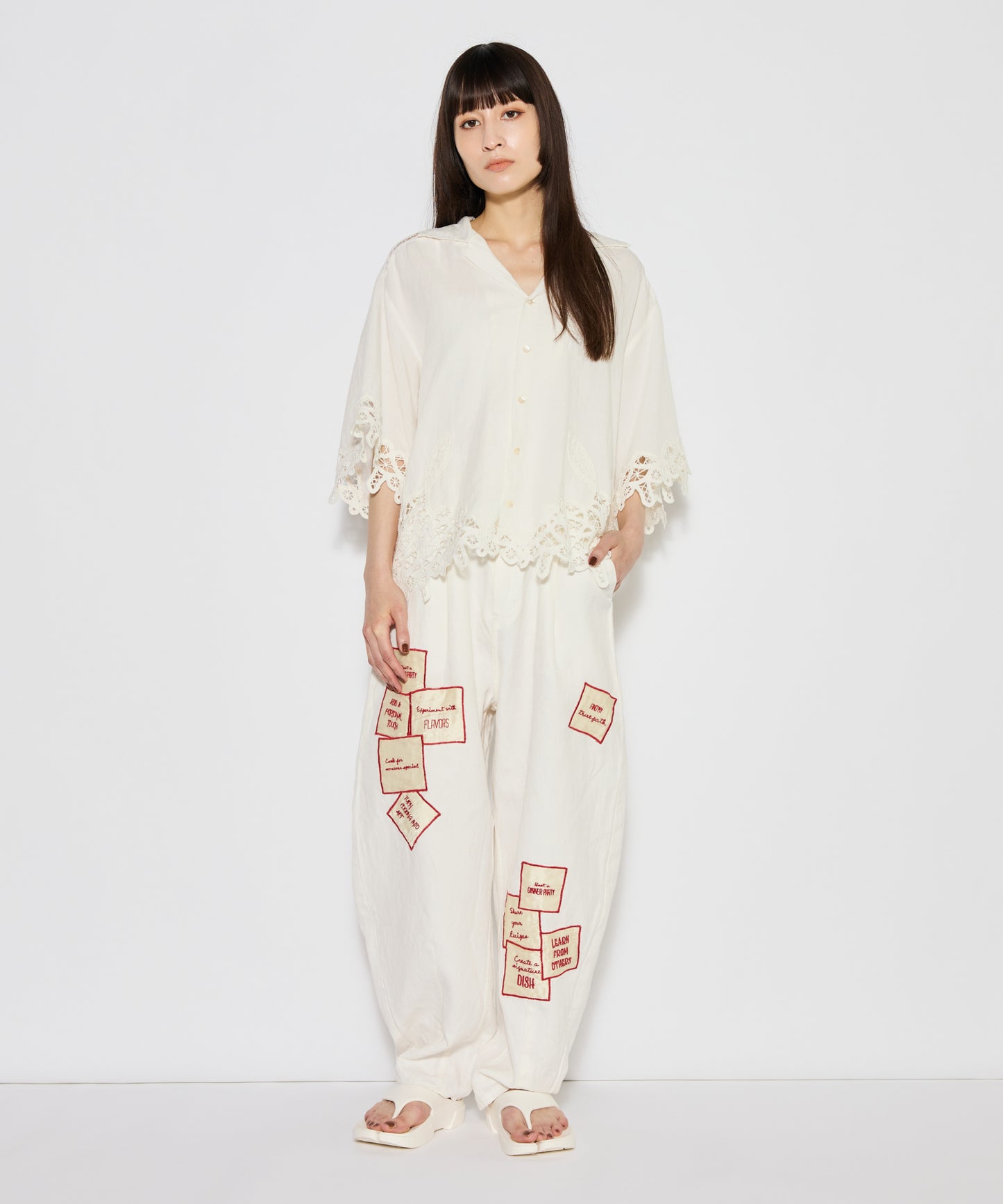 【WOMEN】LEIN アップリケ刺繍パンツ