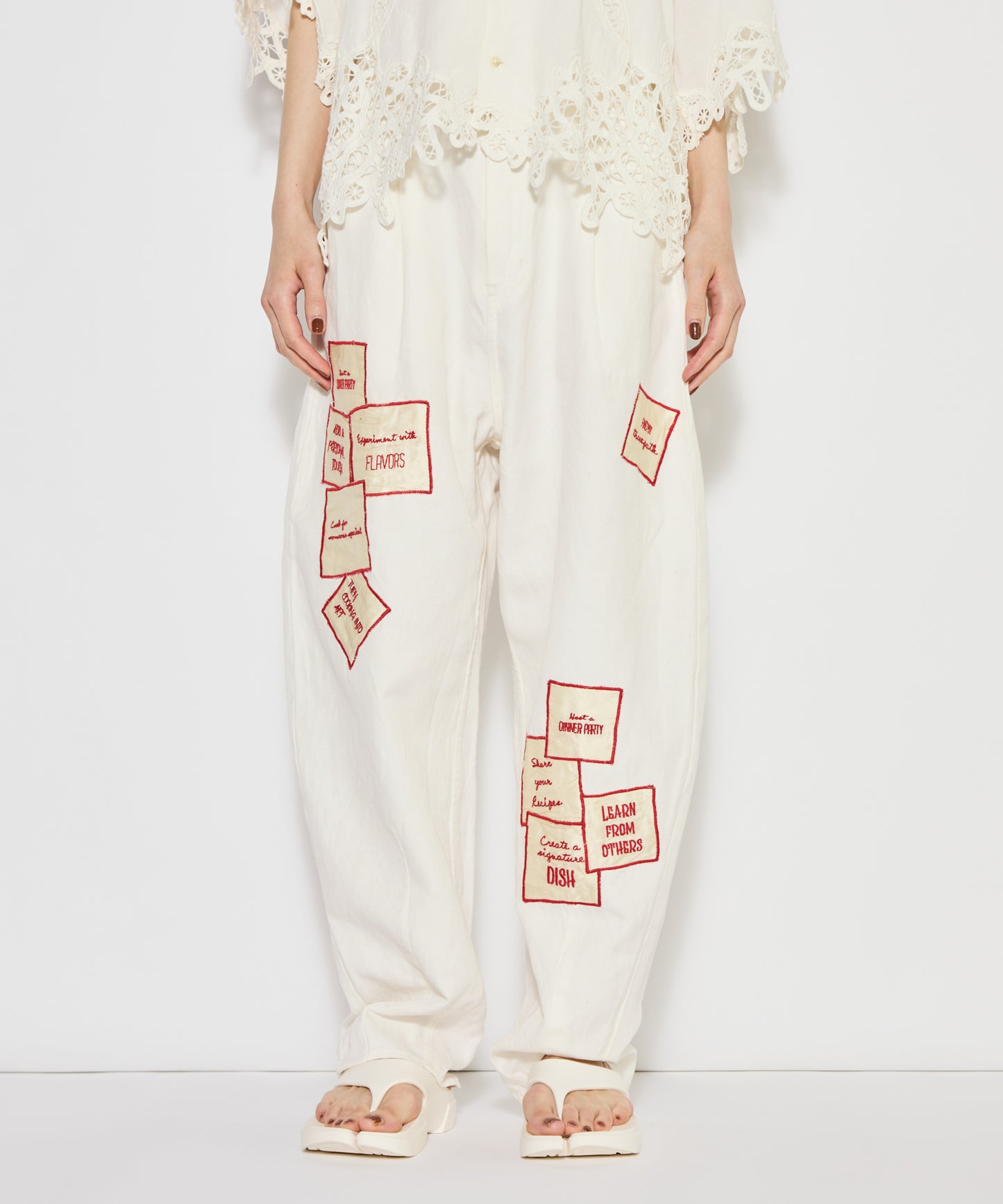 【WOMEN】LEIN アップリケ刺繍パンツ