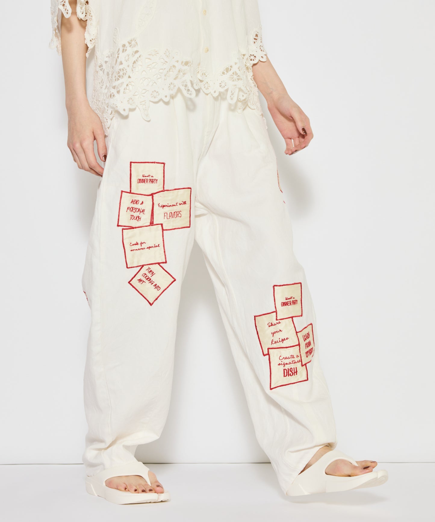 【WOMEN】LEIN アップリケ刺繍パンツ
