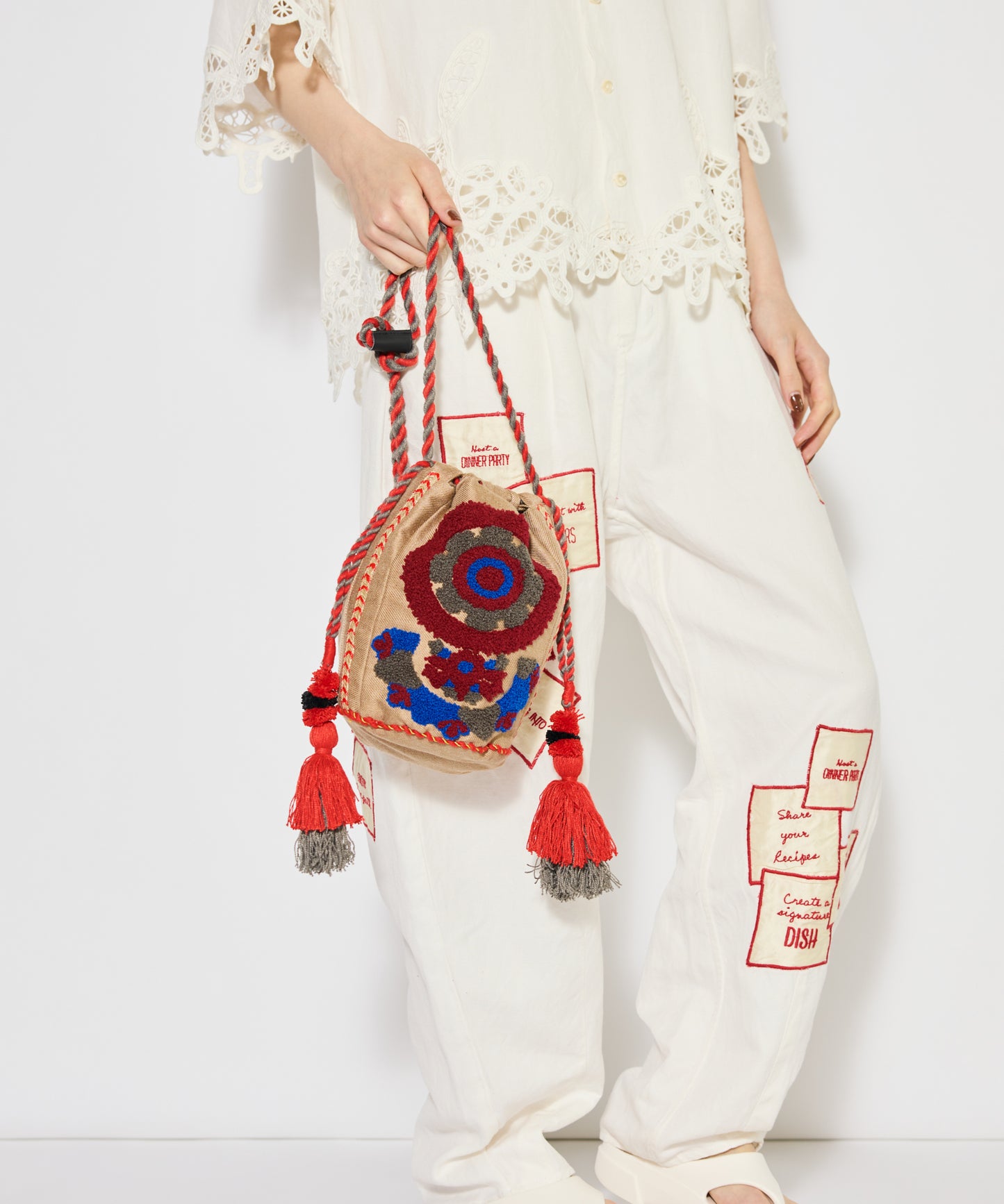 【WOMEN】LEIN / 幾何学柄刺繍巾着バッグ