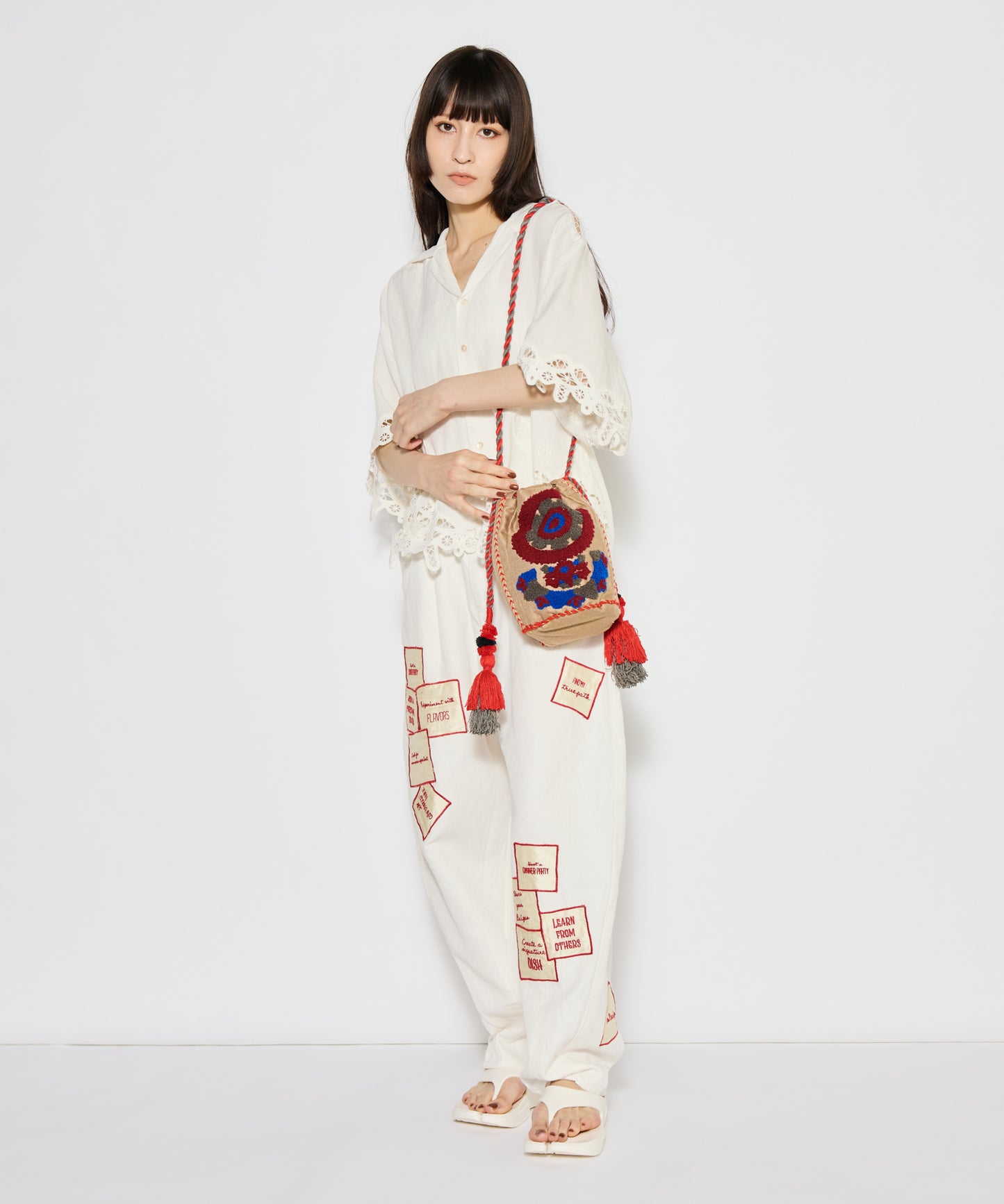 【WOMEN】LEIN / 幾何学柄刺繍巾着バッグ