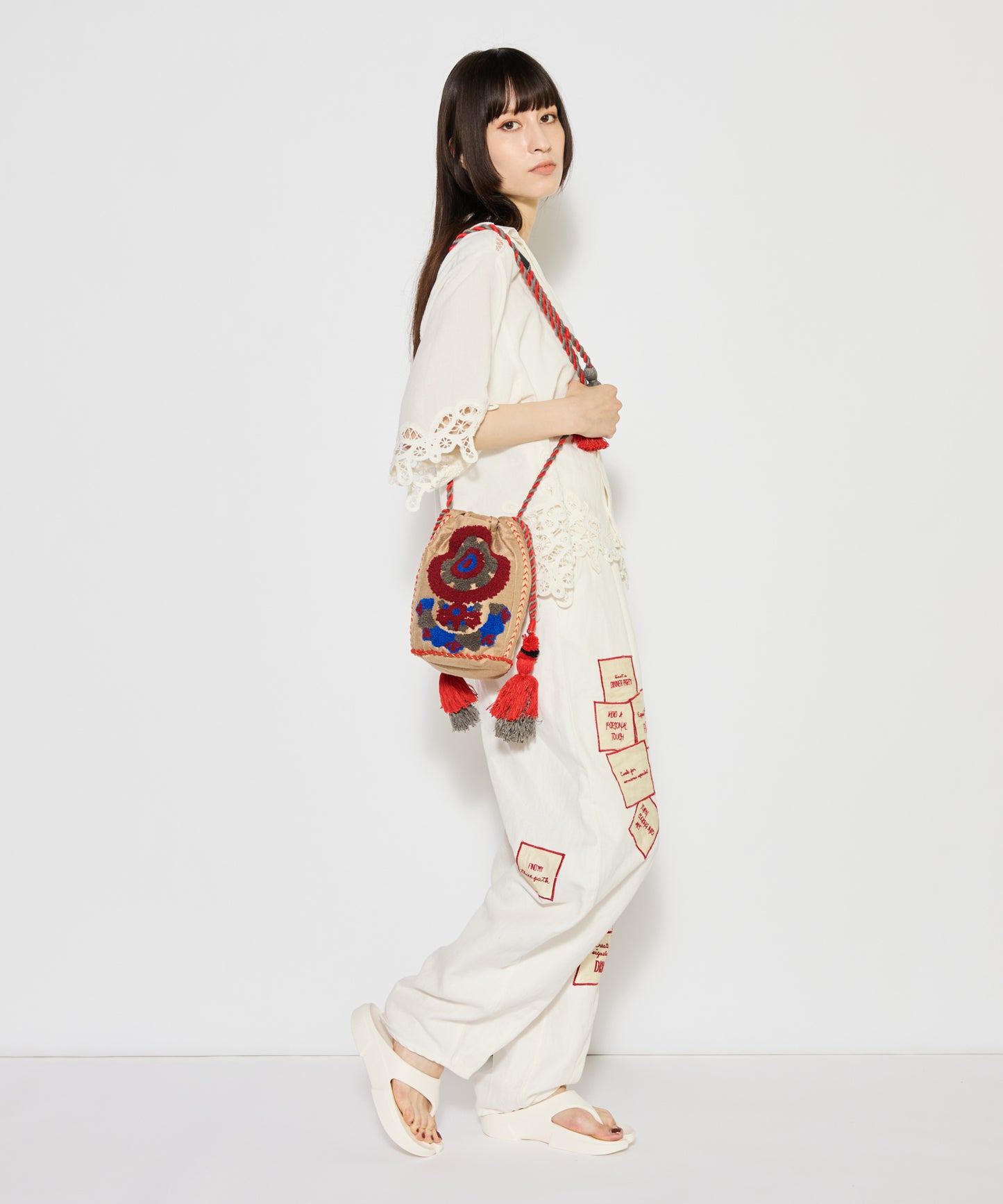 【WOMEN】LEIN / 幾何学柄刺繍巾着バッグ