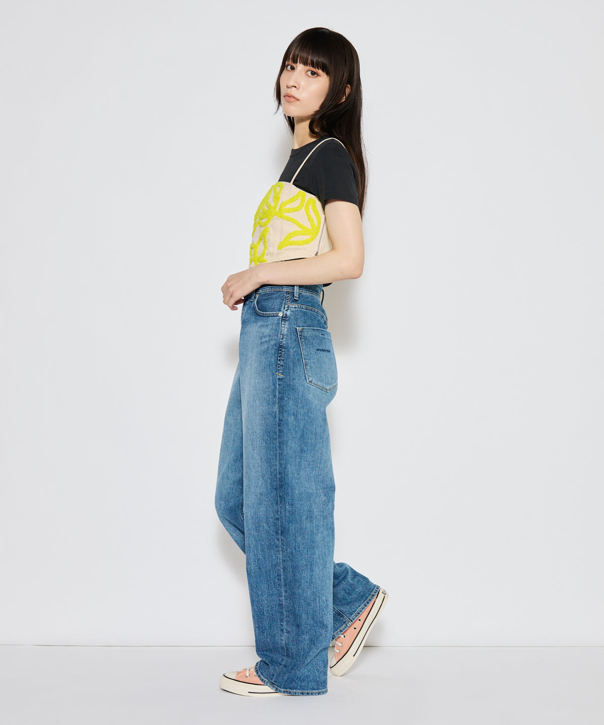【WOMEN】LEIN リングヤーンアリ刺繍ビスチェ