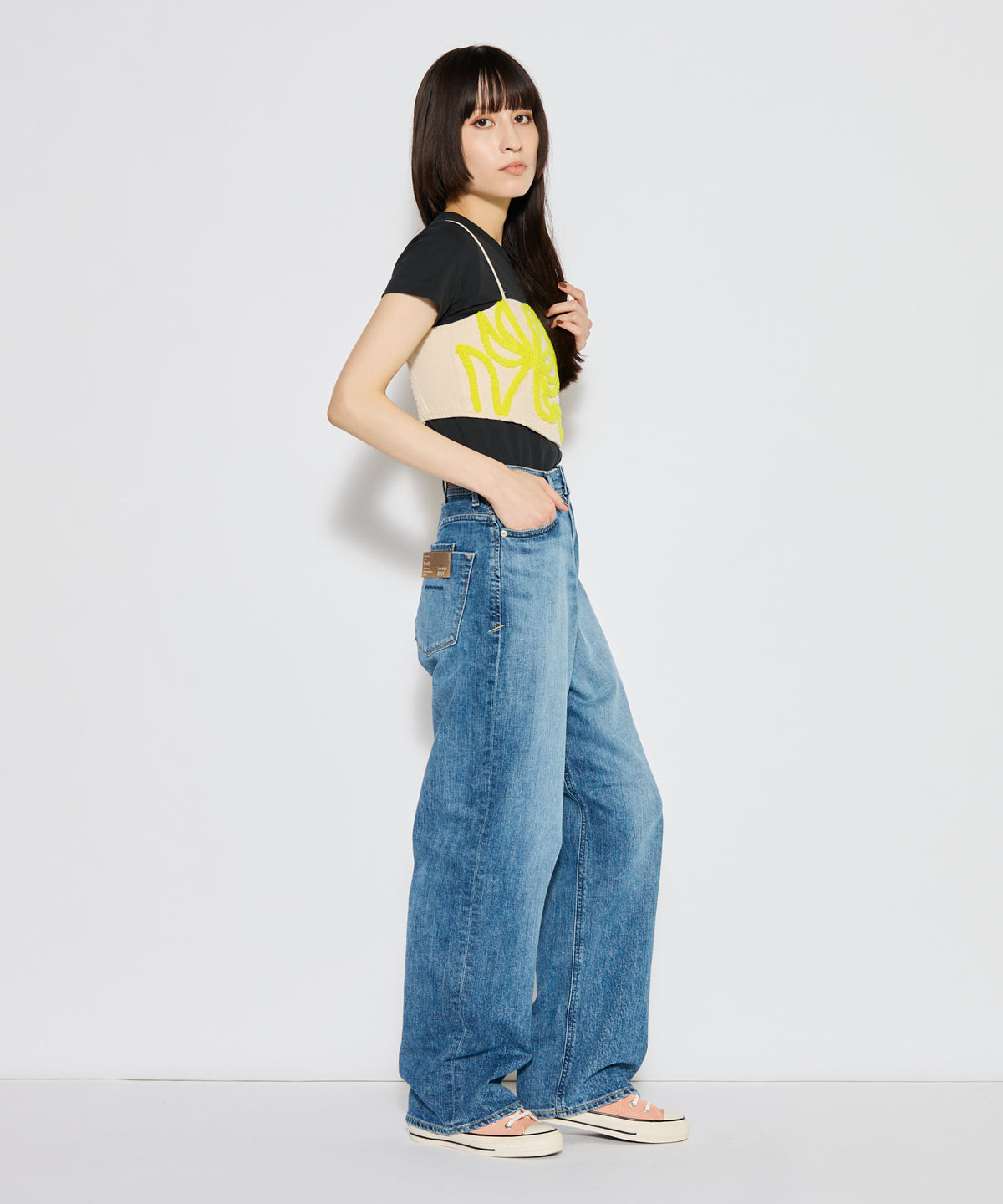 【WOMEN】LEIN リングヤーンアリ刺繍ビスチェ