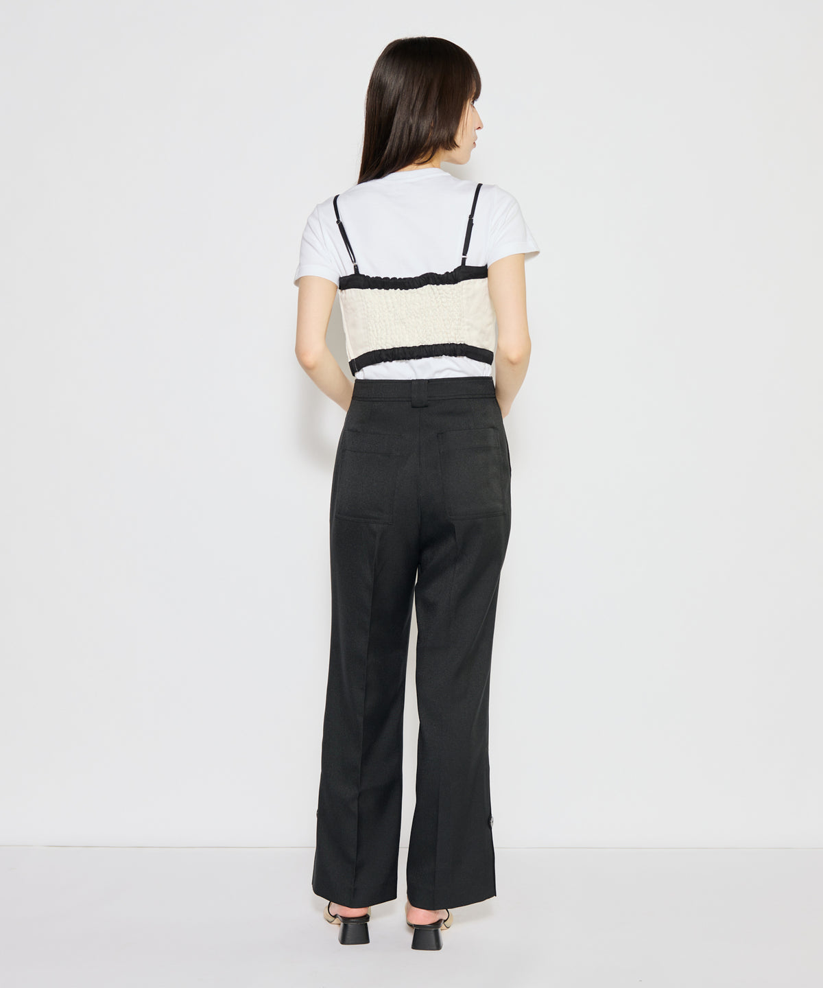 【WOMEN】LEIN コットンリネンアリ刺繍ビスチェ