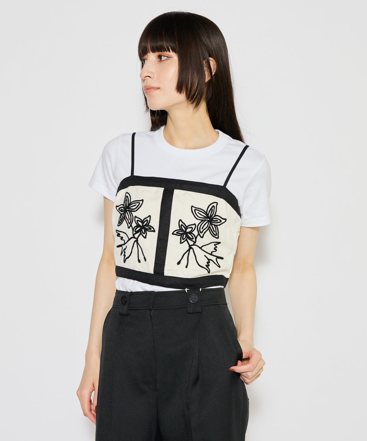 【WOMEN】LEIN コットンリネンアリ刺繍ビスチェ