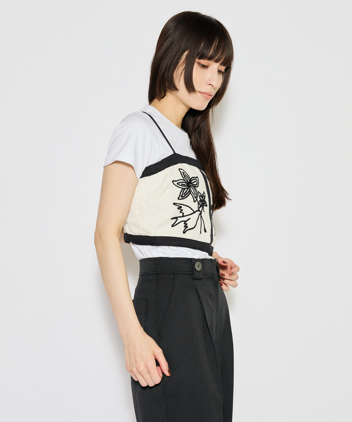 【WOMEN】LEIN コットンリネンアリ刺繍ビスチェ