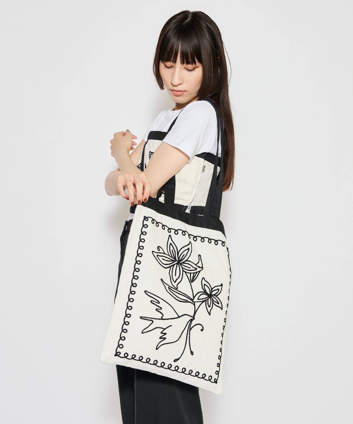 【MEN,WOMEN】LEIN コットンリネンアリ刺繍トートバッグ