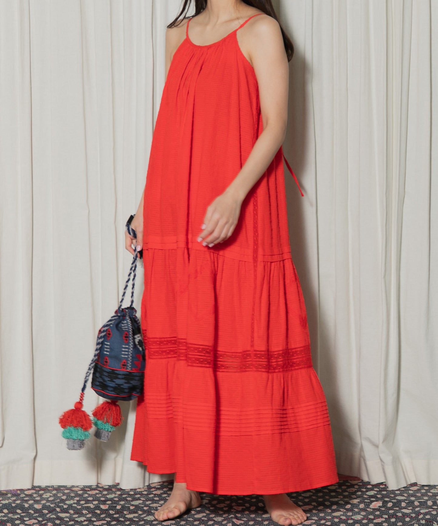 【WOMEN】LEIN / 幾何学柄刺繍巾着バッグ ブルー