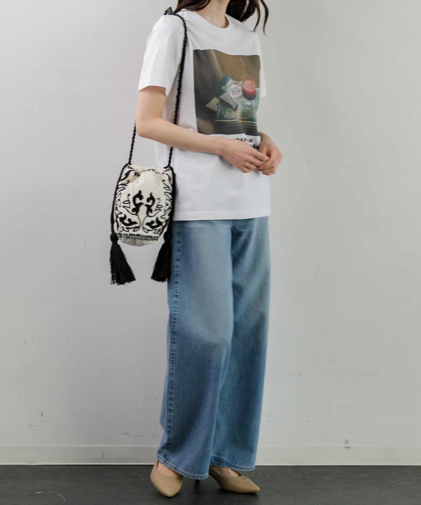 【WOMEN】LEIN / コットンリネンアリ刺繍巾着バッグ　