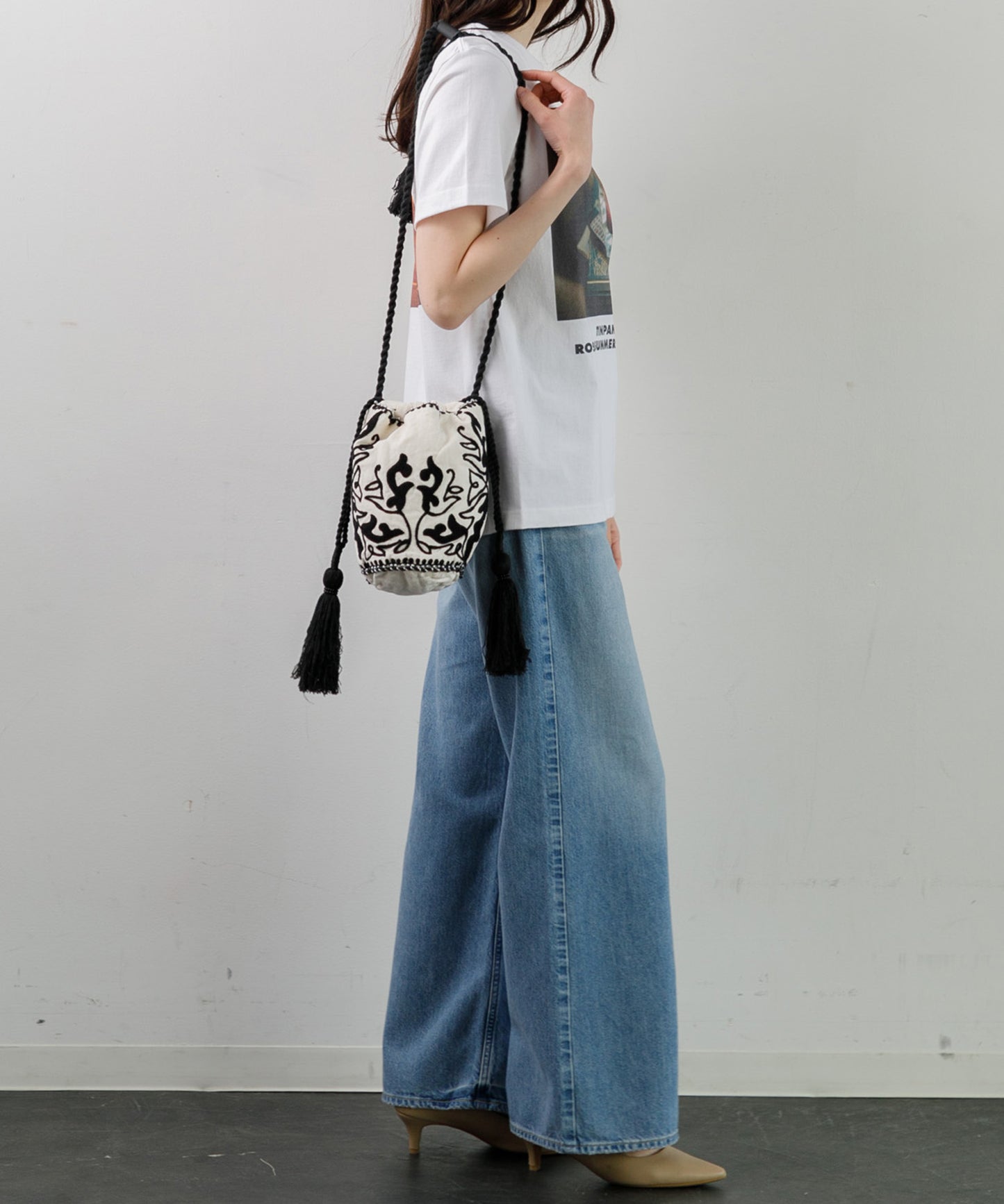 【WOMEN】LEIN / コットンリネンアリ刺繍巾着バッグ　