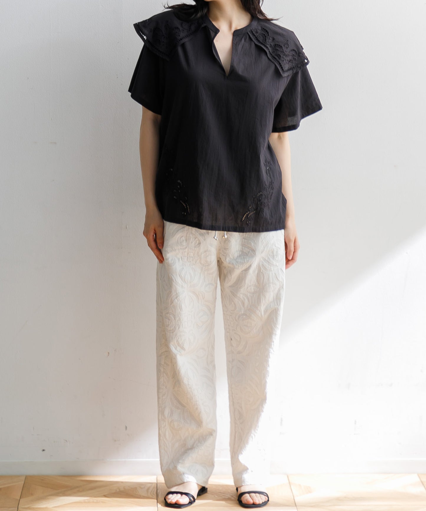 【WOMEN】LEIN / リバースアップリケパンツ