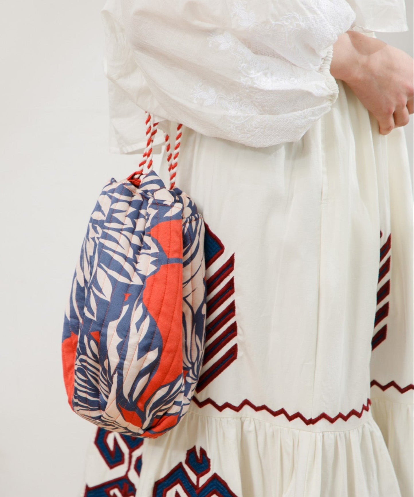 【WOMEN】LEIN / 総柄プリント巾着バッグ