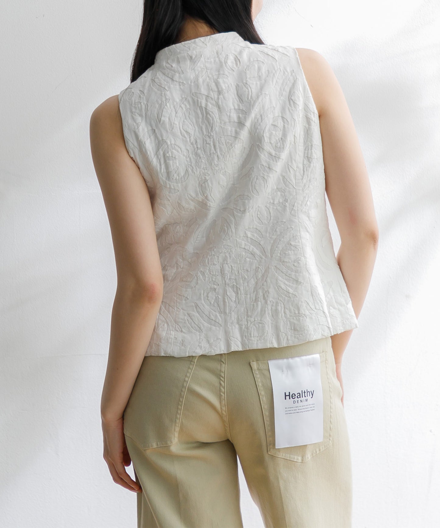 【WOMEN】リバースアップリケコンパクトベスト