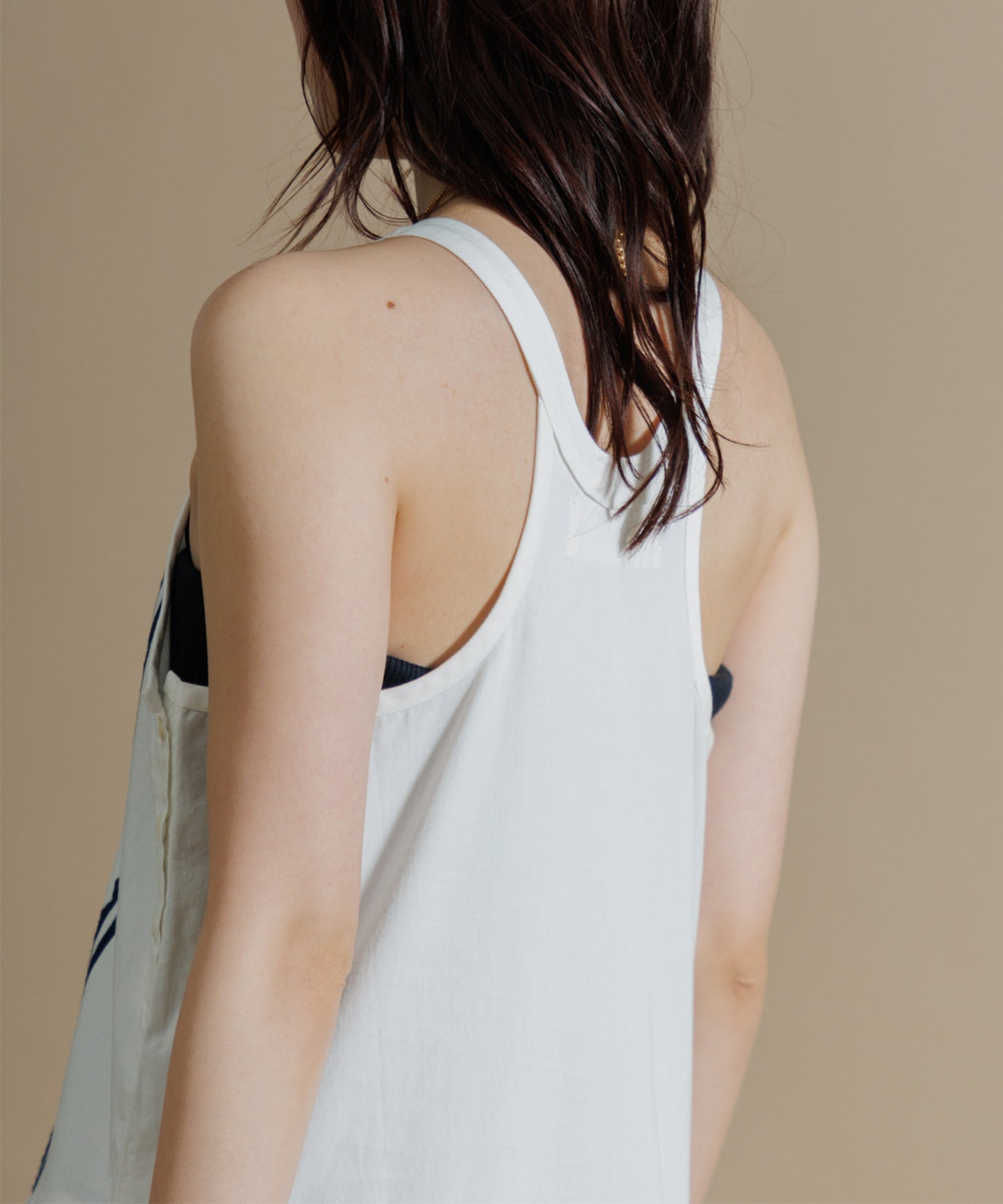 【WOMEN】LEIN / 幾何学柄アップリケ刺繍ワンピース