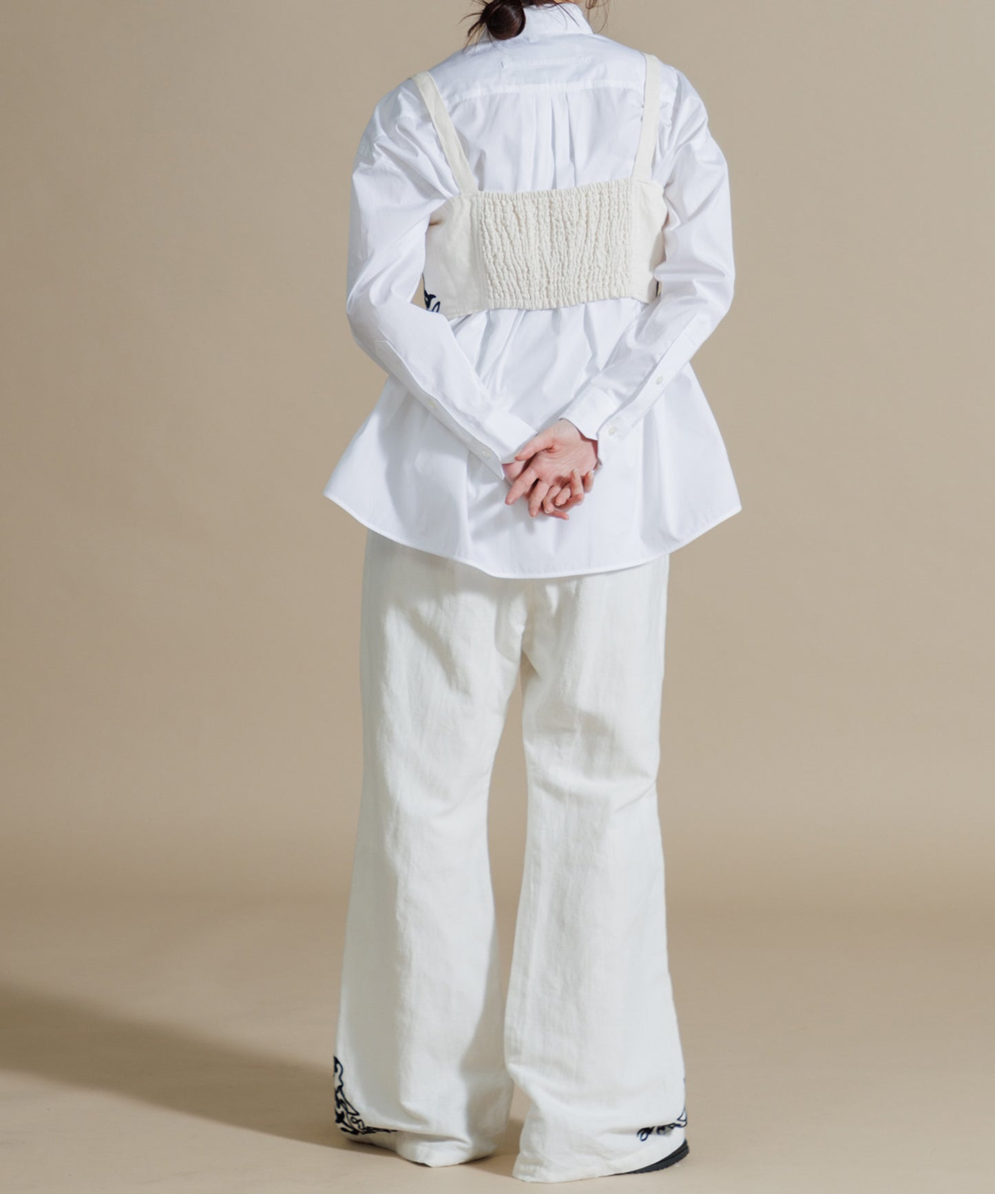 【WOMEN】LEIN / コットンリネンアリ刺繍ビスチェ