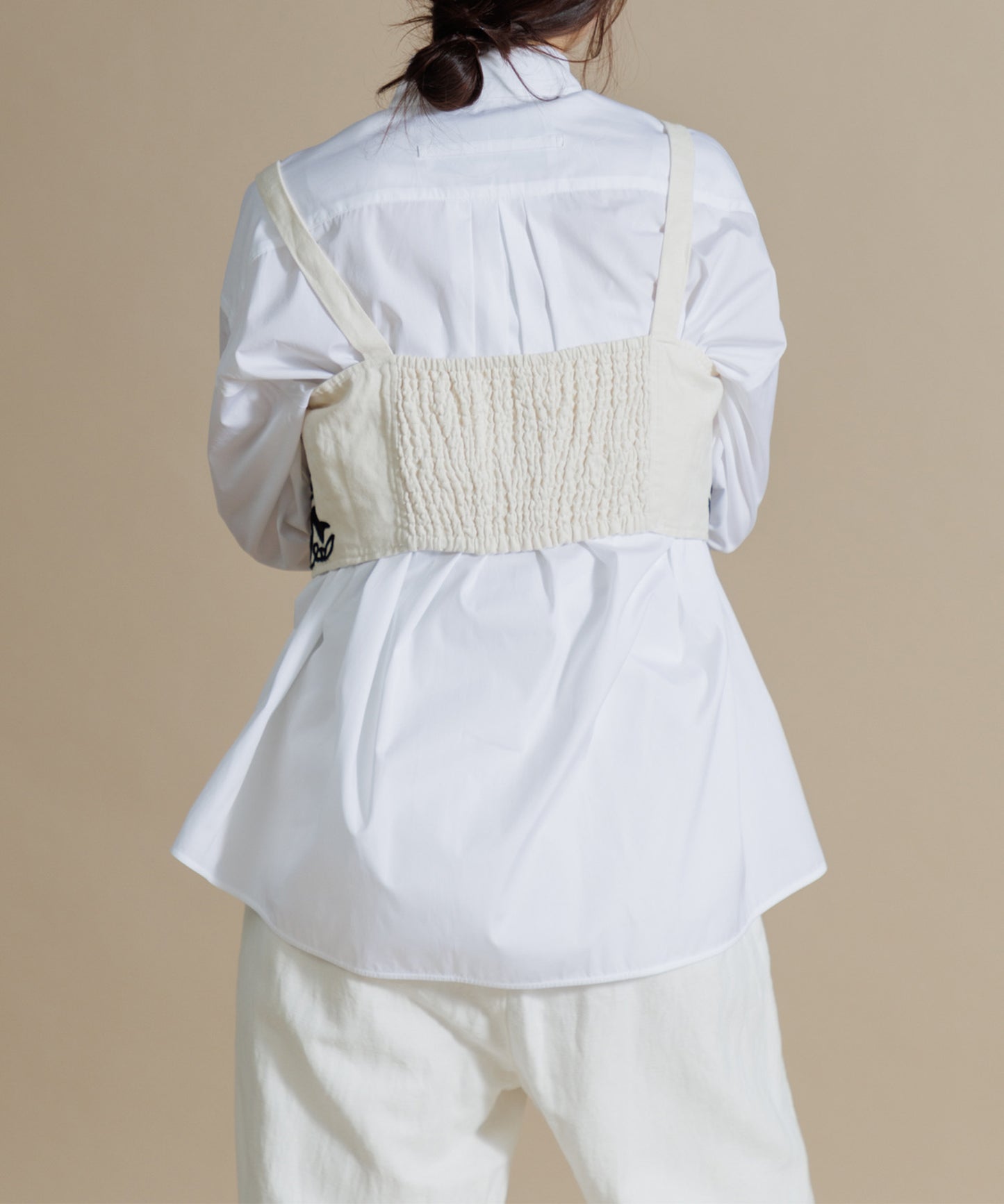 【WOMEN】LEIN / コットンリネンアリ刺繍ビスチェ